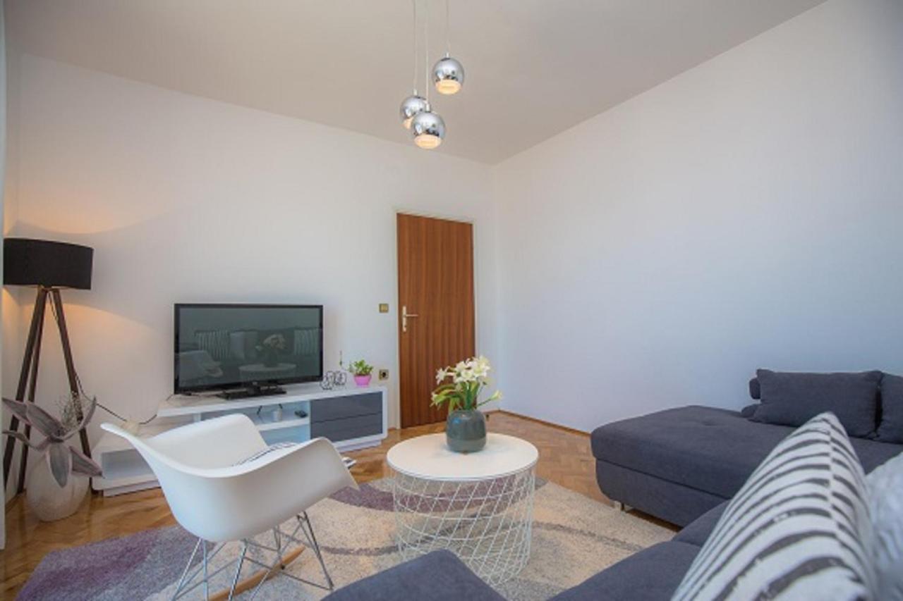 Apartmani Vesna Milisa Primošten المظهر الخارجي الصورة